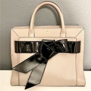 ♠️ SALE!!!!! Kate Spade top handle bow purse♠️